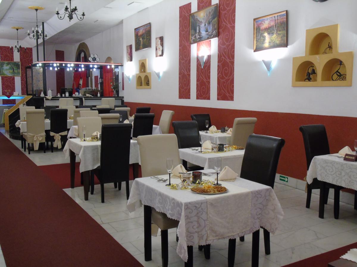 Gl Hotel Trutnov Zewnętrze zdjęcie