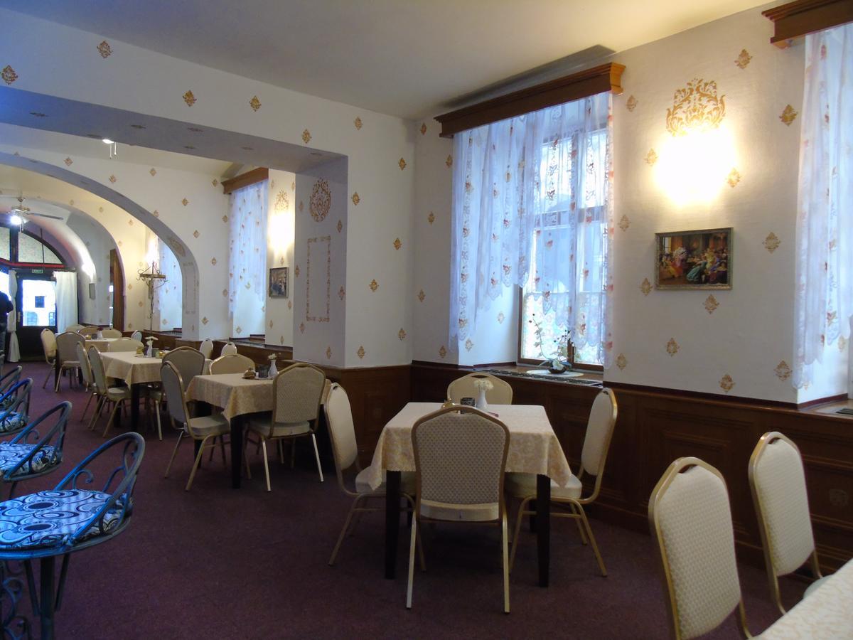 Gl Hotel Trutnov Zewnętrze zdjęcie
