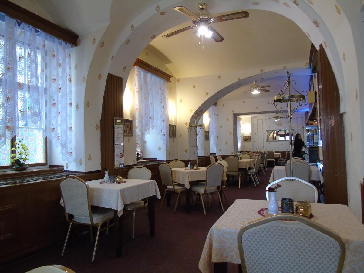Gl Hotel Trutnov Zewnętrze zdjęcie