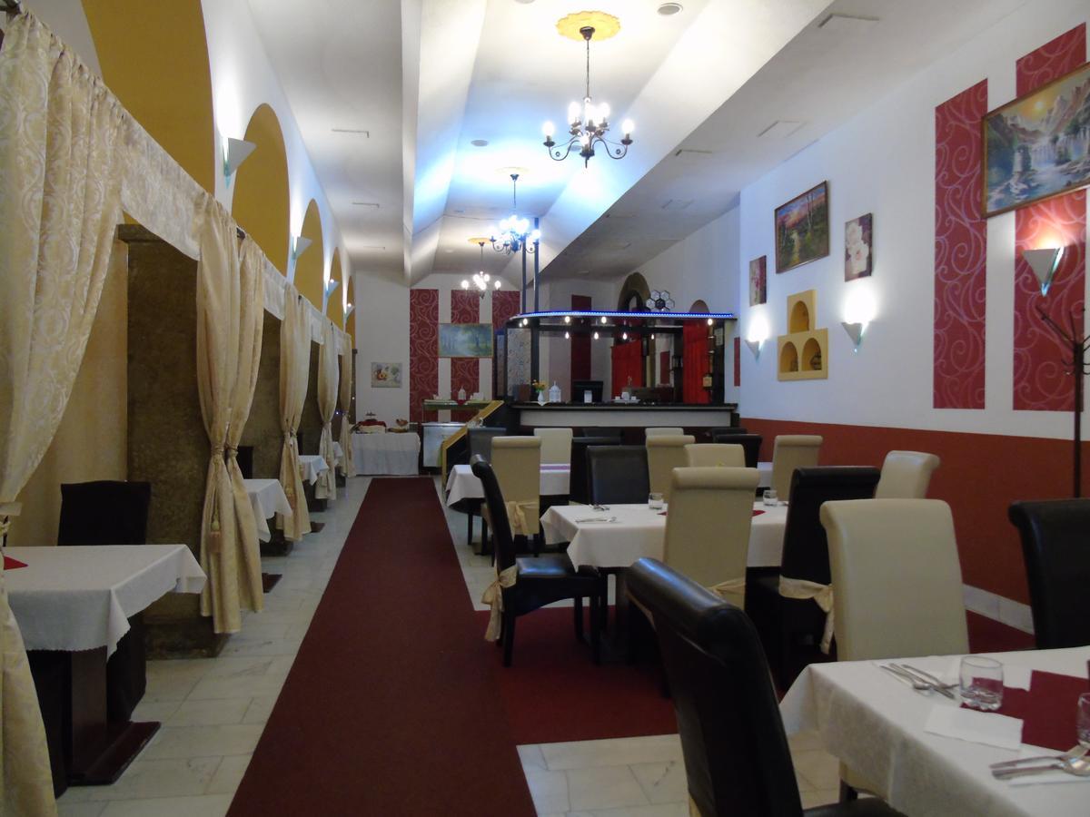 Gl Hotel Trutnov Zewnętrze zdjęcie