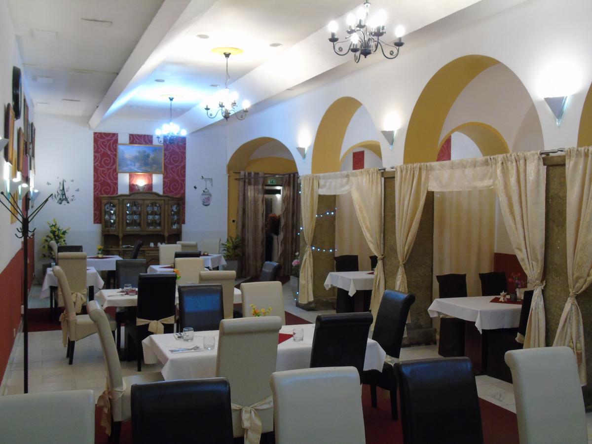 Gl Hotel Trutnov Zewnętrze zdjęcie