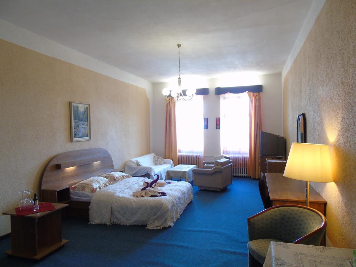 Gl Hotel Trutnov Zewnętrze zdjęcie