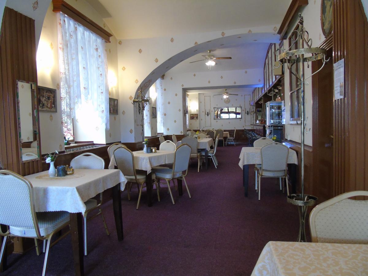 Gl Hotel Trutnov Zewnętrze zdjęcie
