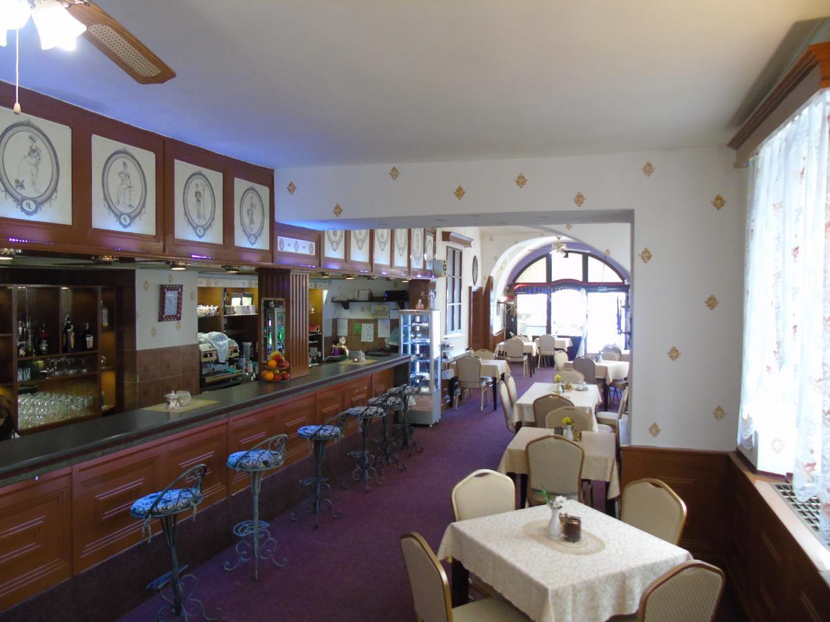 Gl Hotel Trutnov Zewnętrze zdjęcie