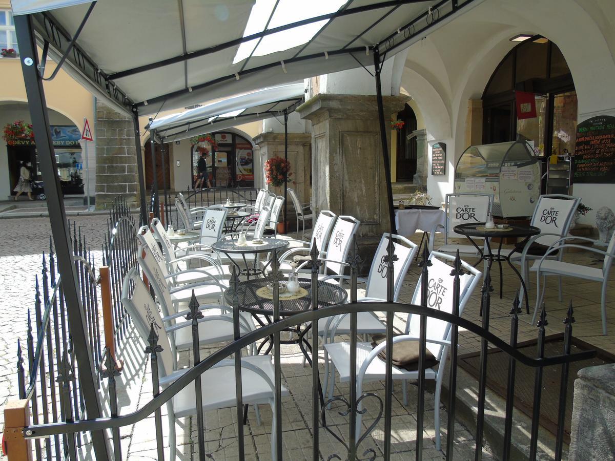 Gl Hotel Trutnov Zewnętrze zdjęcie