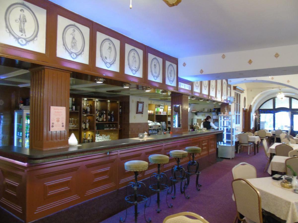 Gl Hotel Trutnov Zewnętrze zdjęcie